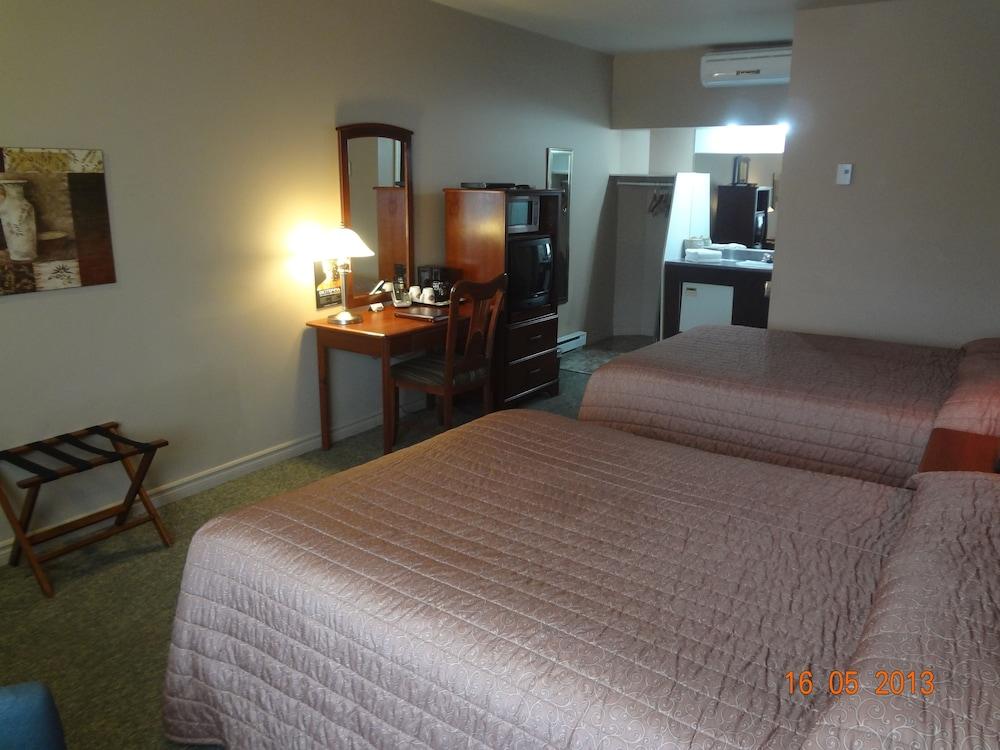 Hotel-Motel Drummond Drummondville Exterior photo