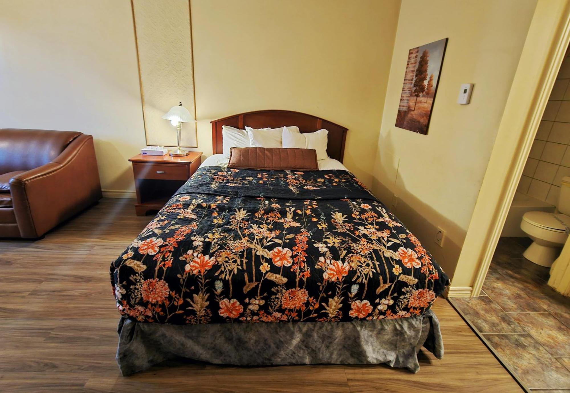 Hotel-Motel Drummond Drummondville Room photo