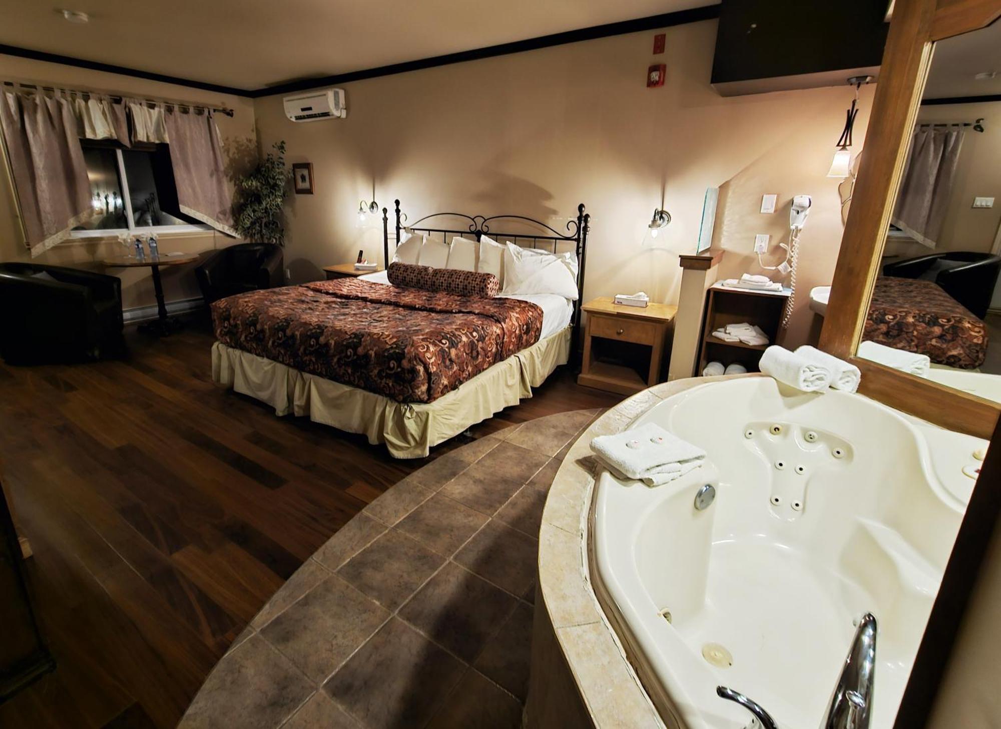 Hotel-Motel Drummond Drummondville Exterior photo